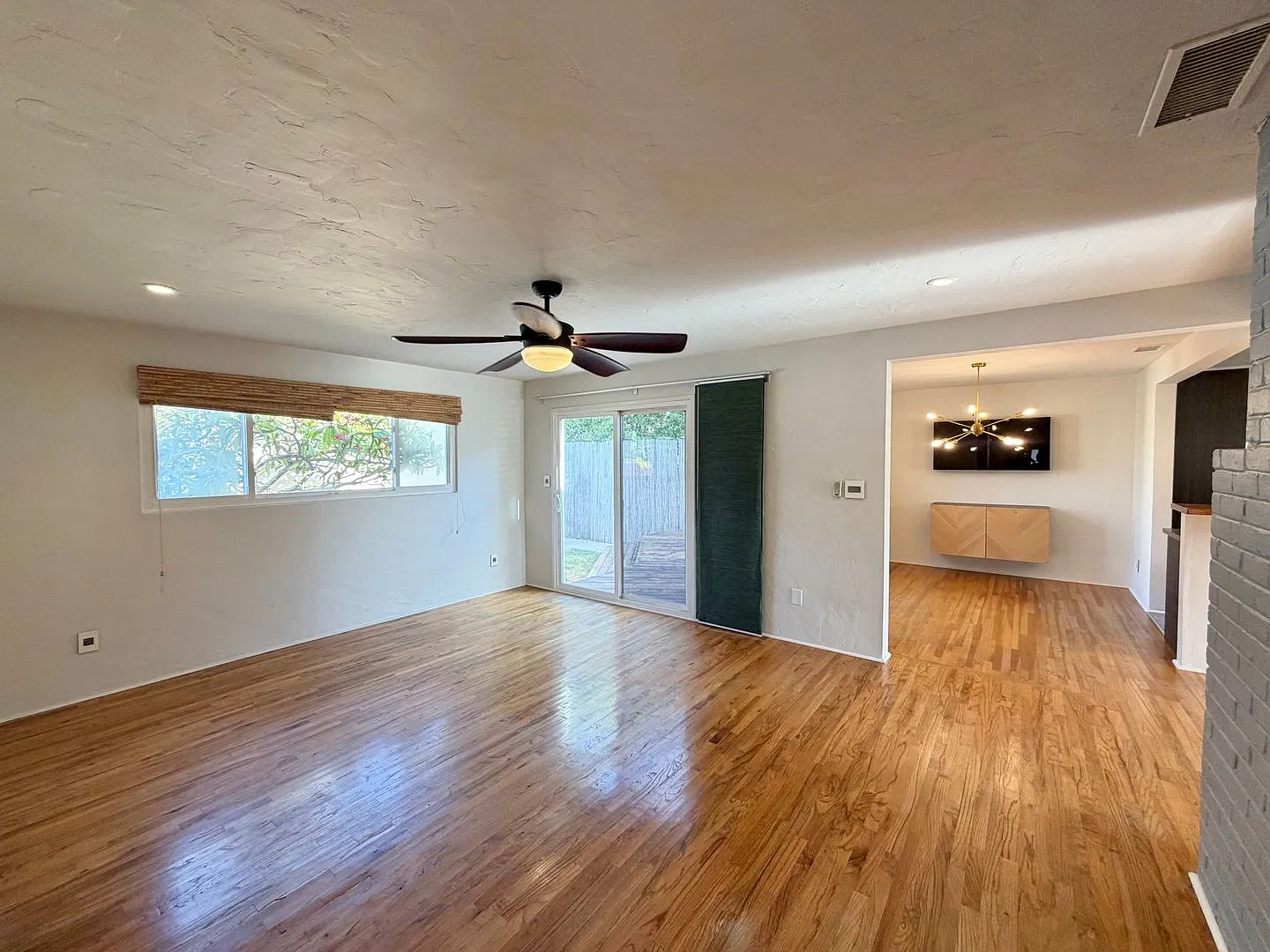 Talmadge Retreat 3BD/2BA with Pool and Solar — Photo 4
