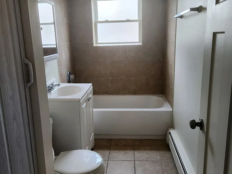504 S 23rd Ave — Photo 2