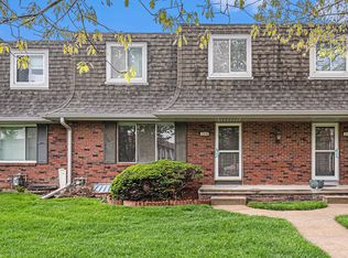 2318 Benson Gardens Blvd, Omaha, NE 68134