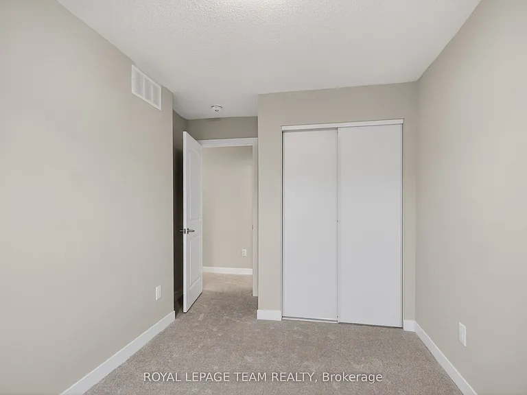 297 Les Emmerson Dr — Photo 29