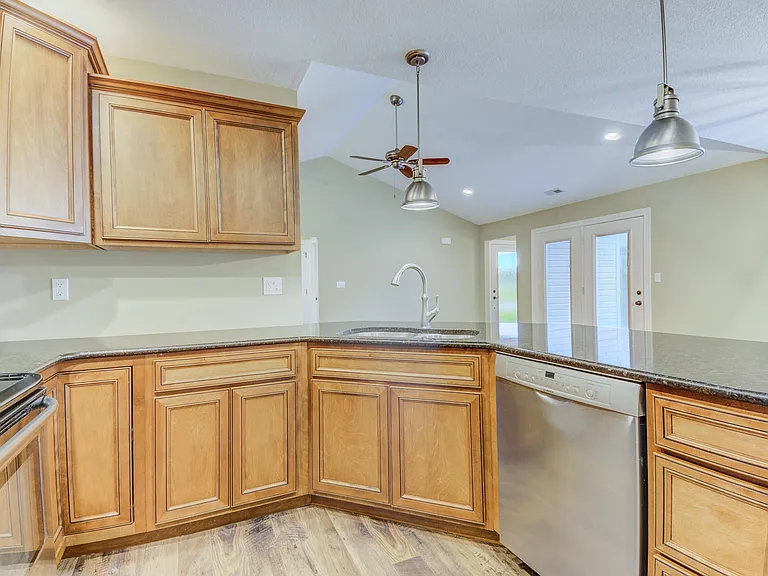 108 Corcoran Dr — Photo 11