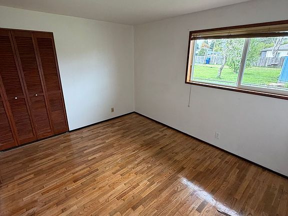 5th image of 1135 Laurel Ave
