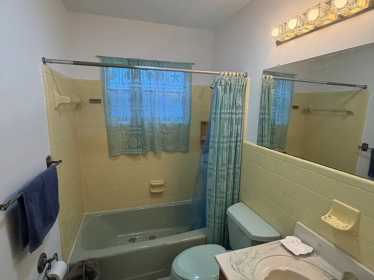 430 S Center St — Photo 12
