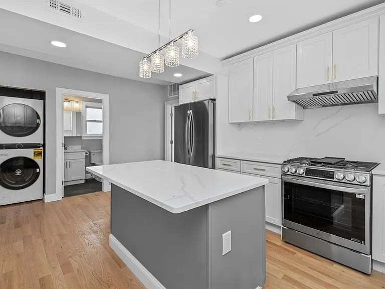 66 Stanley St #2 — Photo 8