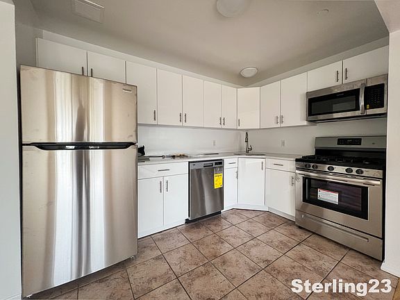 4th image of 31-32 31st St #5B