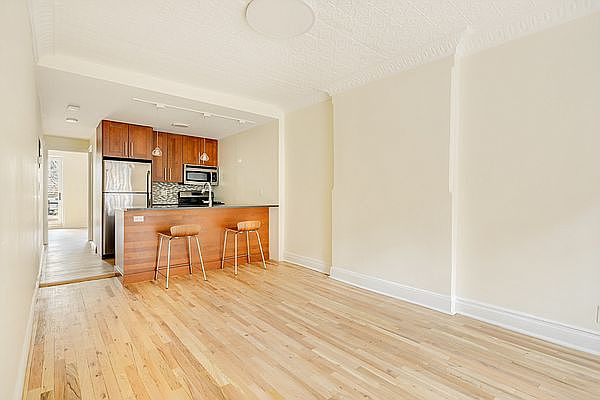 1st image of 338 4th St APT 1