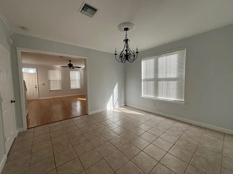 3676 Biltmore Ave — Photo 7