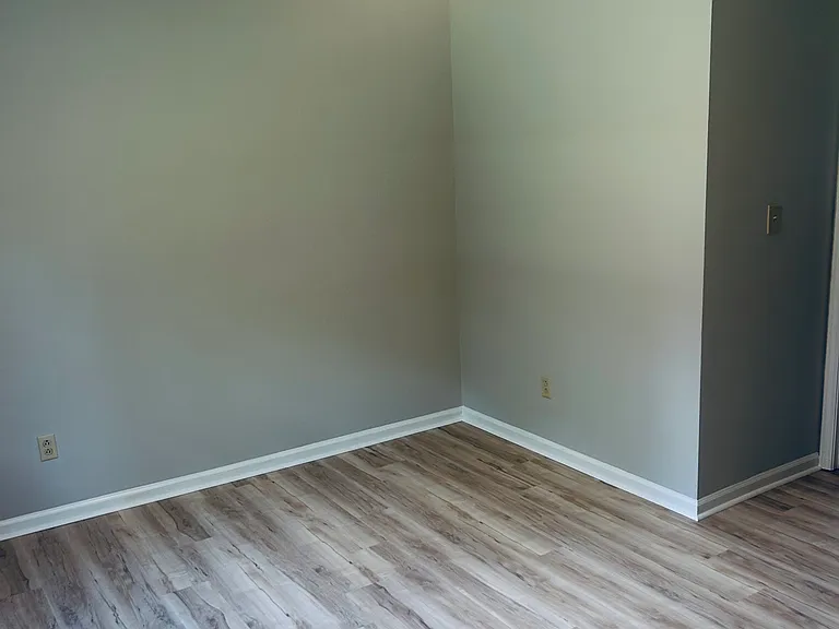 1418 Sharon Dr — Photo 6