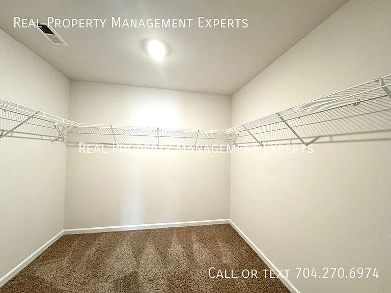 4025 Lampasas Ln — Photo 11