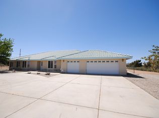 9734 Lilac Rd, Oak Hills, CA 92344