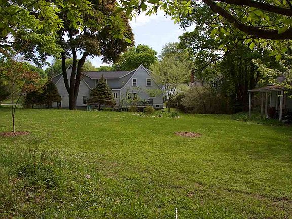 5th image of 823 Lindell Ave