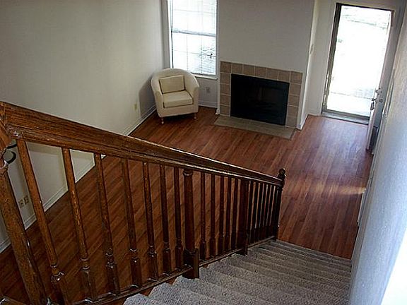 3rd image of 2410 Chapel Hill Ln