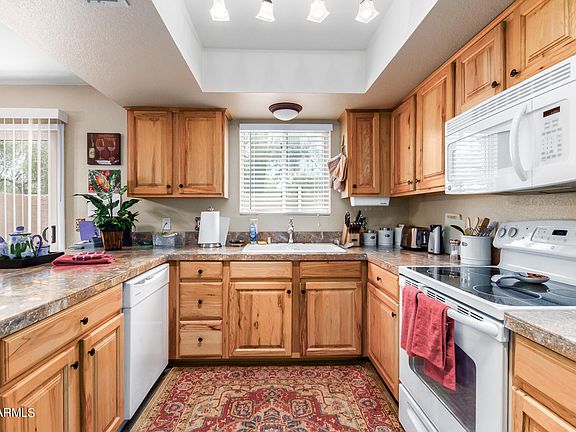 3rd image of 8940 W OLIVE Avenue #43