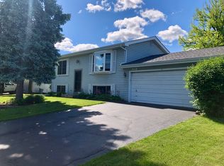 231 Davis Ln, Bolingbrook, IL 60440