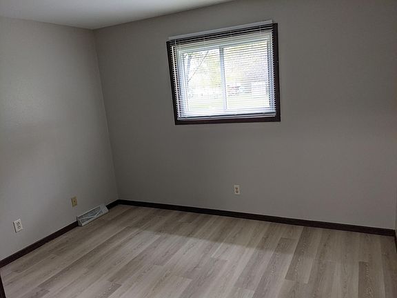 5th image of 529 Melody Ln #529