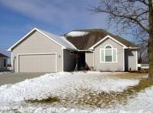 6681 Shawnee Ln, Ozawkie, KS 66070