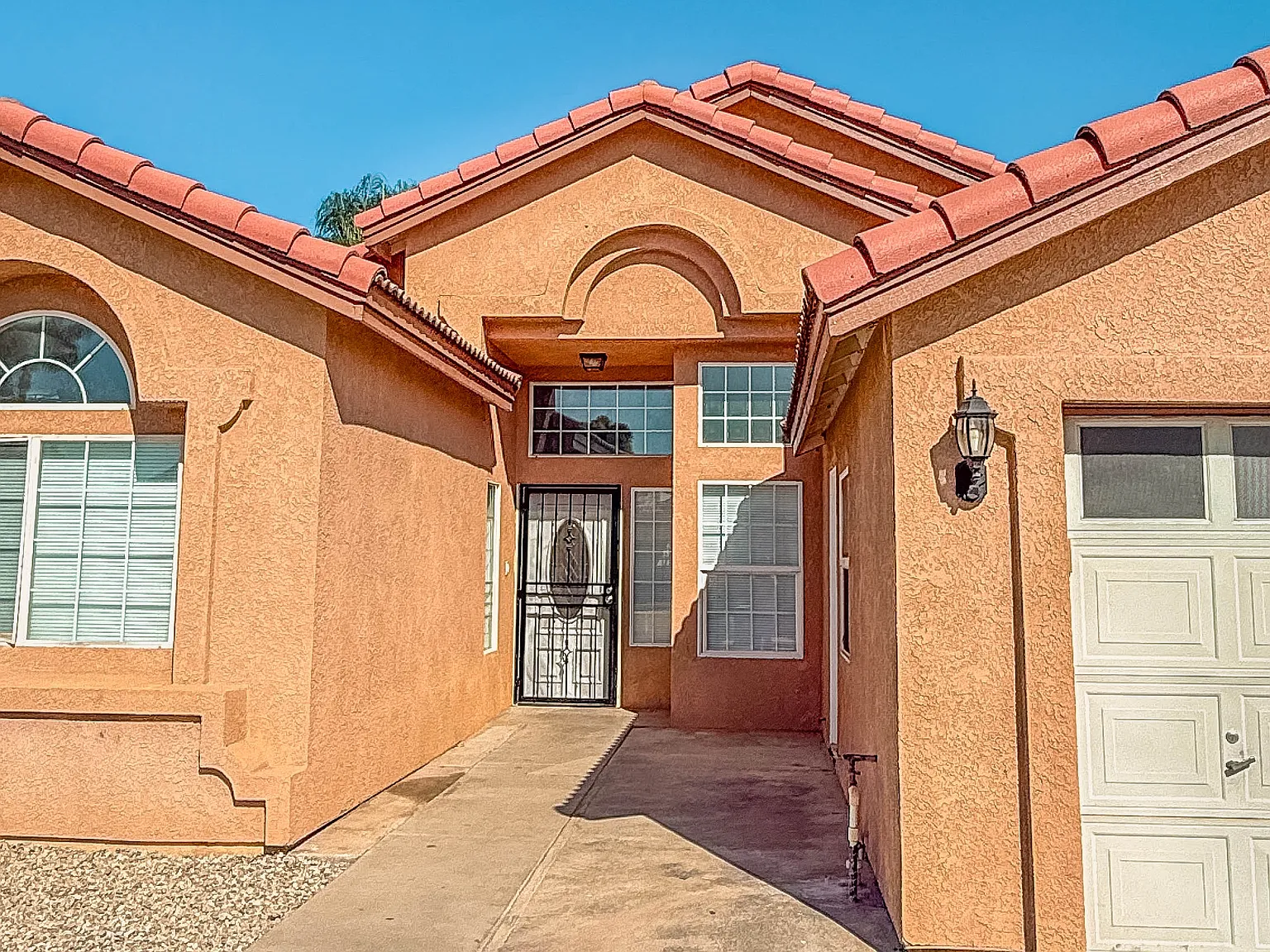4 bed, 1877 sqft, $2,250 — Photo 2