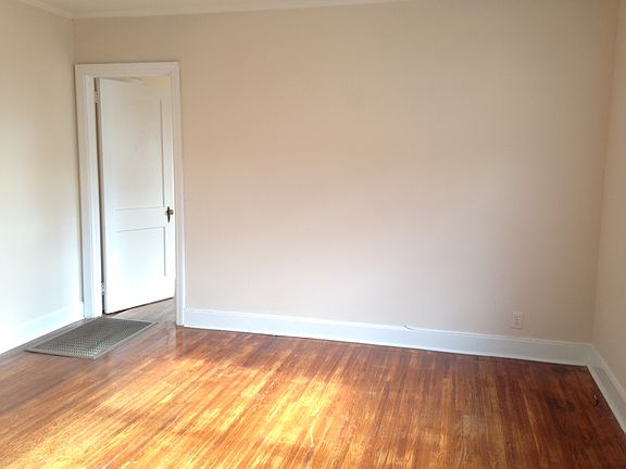 5th image of 912 Oxmoor Rd APT 5