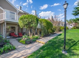 31 Stevens Ct, Bedminster, NJ 07921