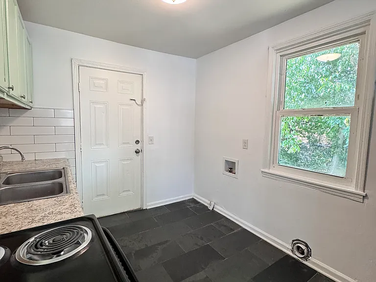 189 Welworth St — Photo 5