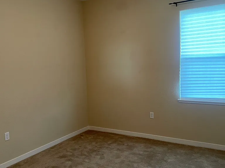 1312 Academy Dr — Photo 10