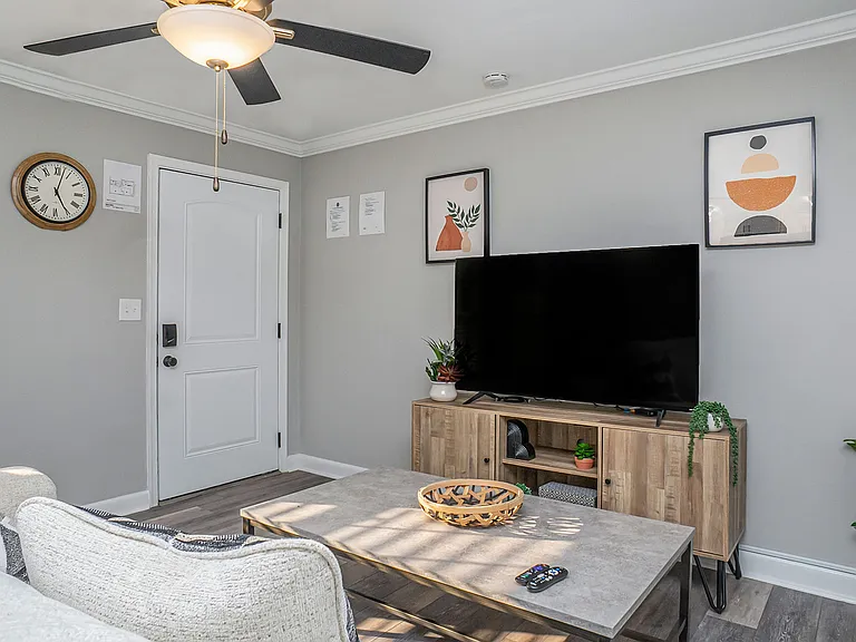1075 W Ocean View Ave — Photo 23
