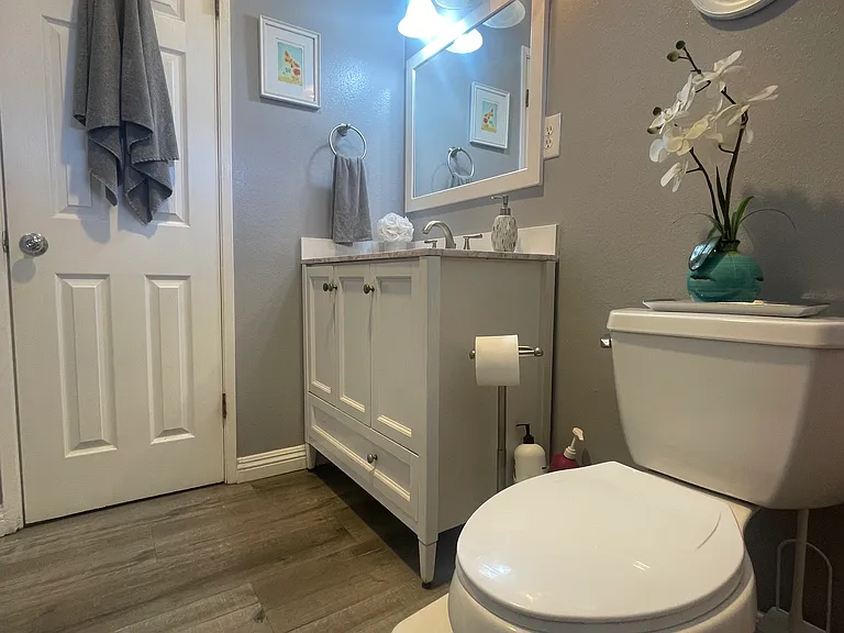 1836 Jellick Ave — Photo 12