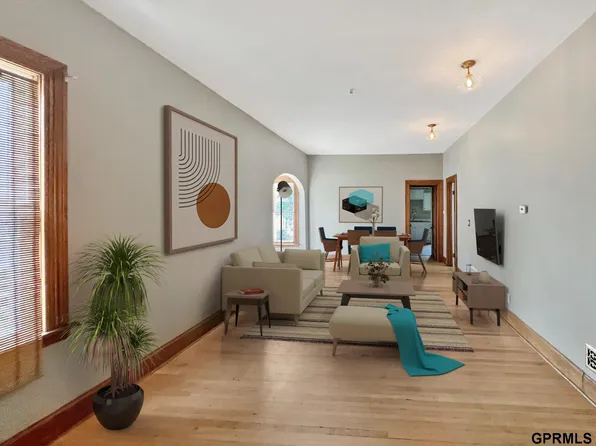 2114 S 34th St, Omaha, NE 68105