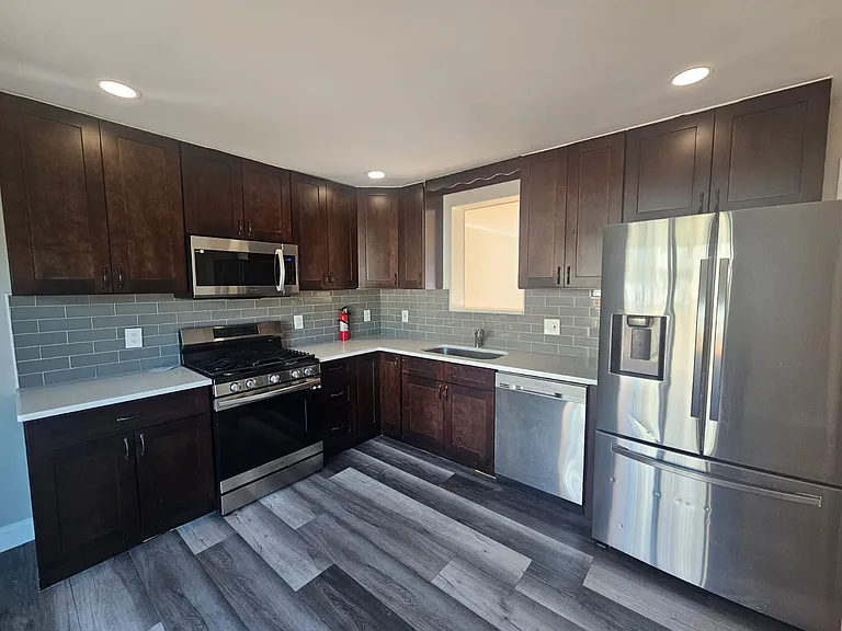 336 Park St — Photo 3