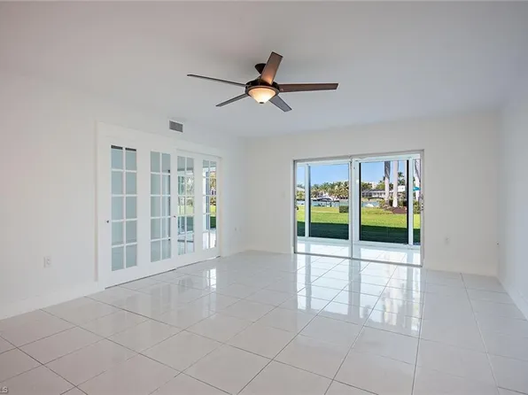 383 Harbour DR #102, NAPLES, FL 34103