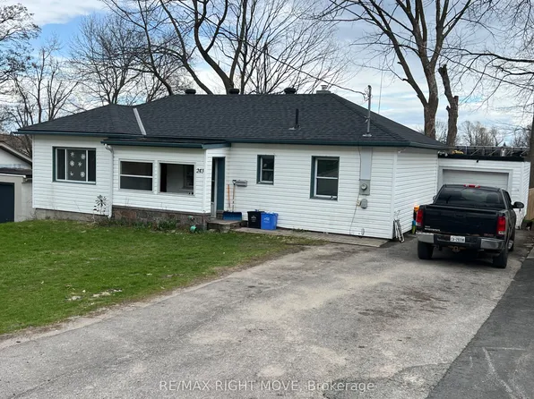 243 McKinnell St, Orillia, ON L3V 2W5