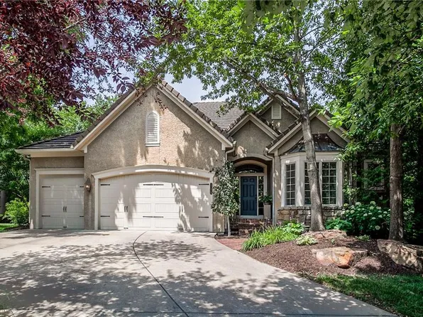11410 Granada Ct, Leawood, KS 66211