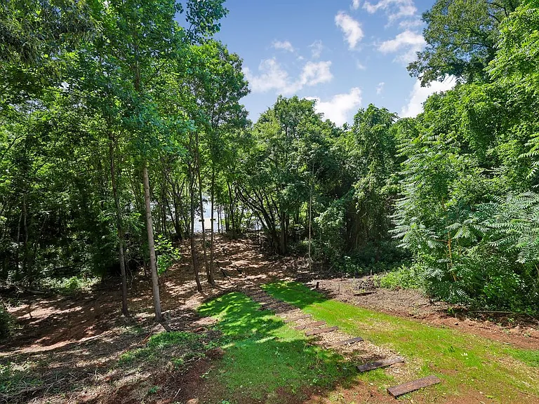 112 Rogers Ave — Photo 49
