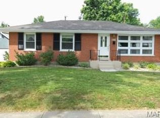 2211 Park Ave, Saint Charles, MO 63301