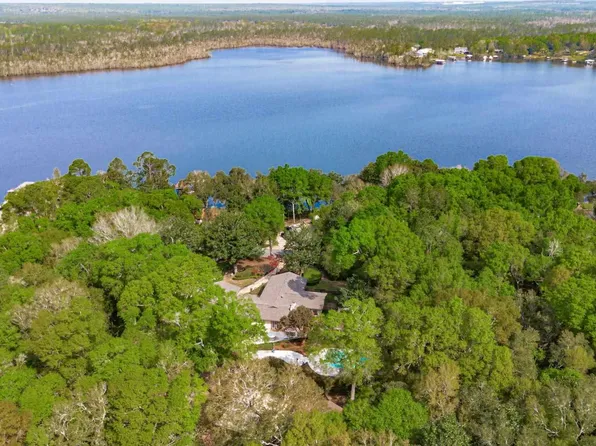 7543 Lakeside Dr, Milton, FL 32583