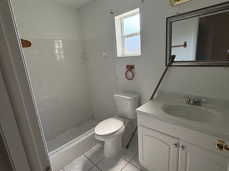 1920 Pepper Tree Dr — Photo 12