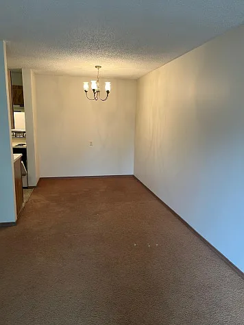 40 Cardinal Ave — Photo 5