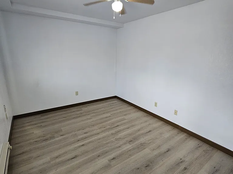 1705 La Crescent St #129 — Photo 14