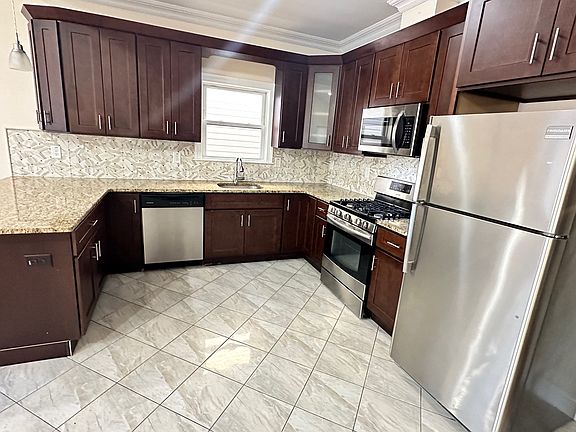 3rd image of 31 Laidlaw Ave #2