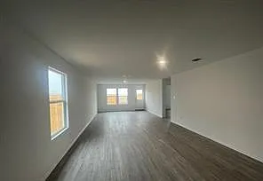 4 bed, 2.0 bath, 1625 sqft, $1,675 — Photo 2