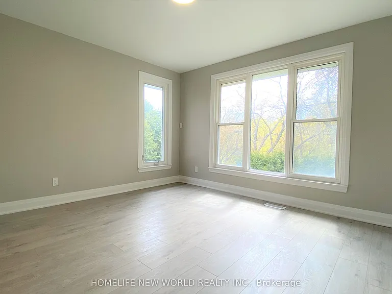 176 Eastdale St — Photo 9