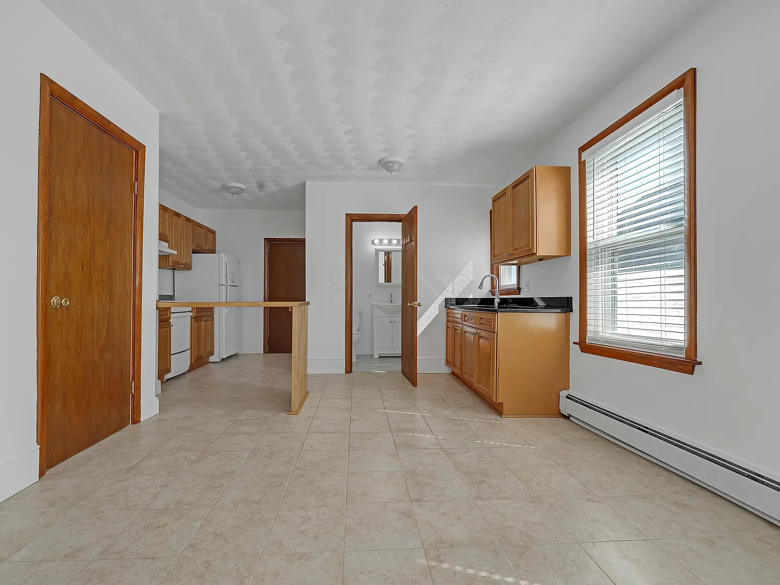1 bed, 700 sqft, $1,800 — Photo 2