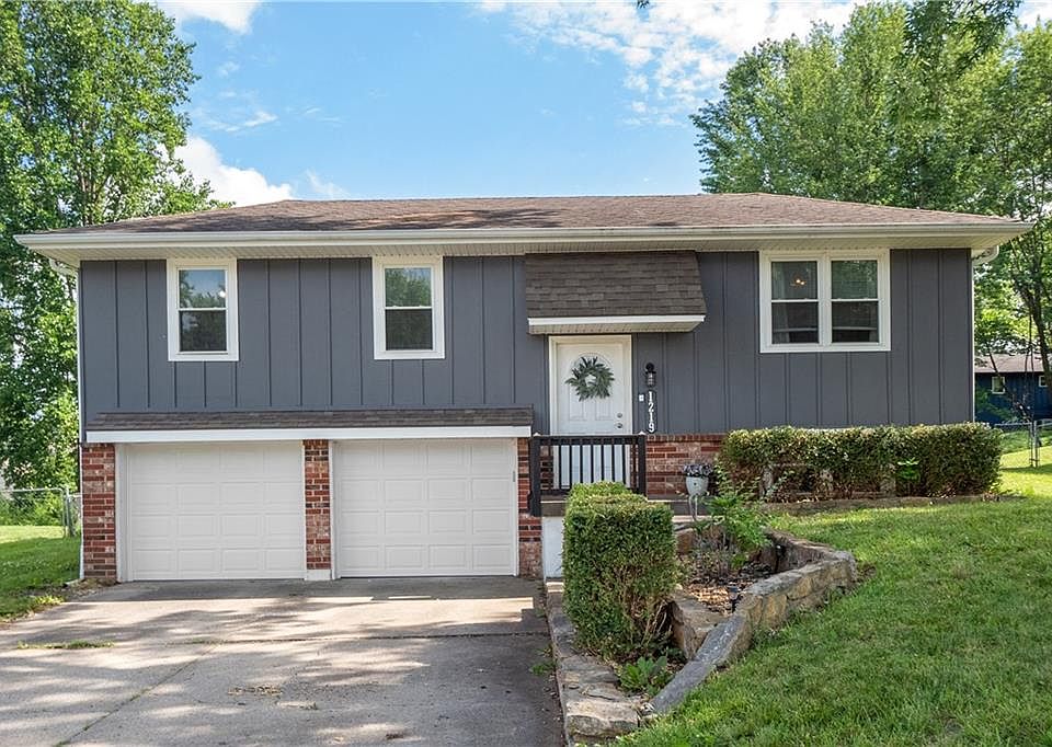 1st image of 1219 NW Golfview Dr