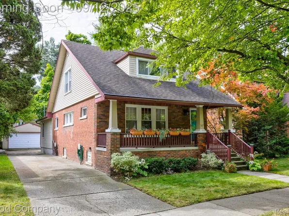 367 W Cambourne St, Ferndale, MI 48220
