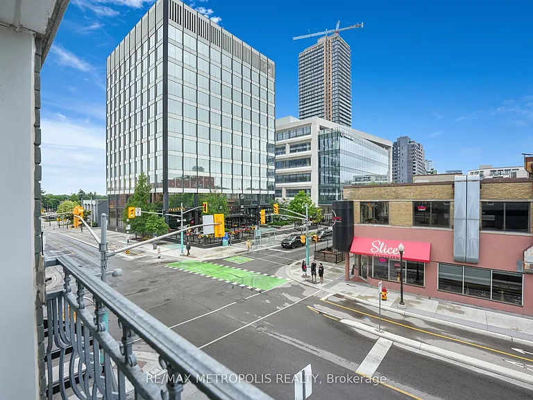 276 King St W #207 — Photo 1