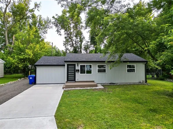2418 W 3rd St, Sedalia, MO 65301