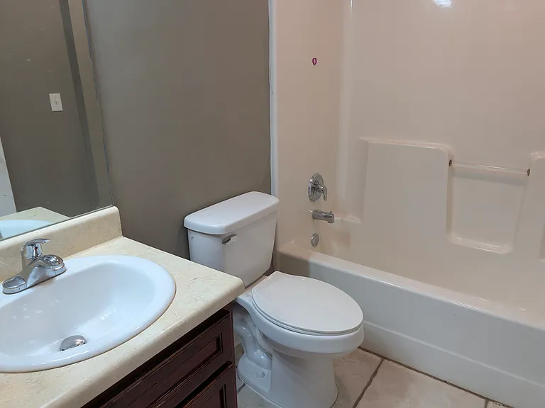 3327 Golden Rain Dr — Photo 2
