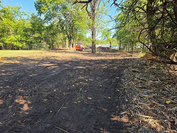 2nd image of 108 E Nelson St