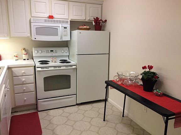 5th image of 4112 Gary Ave APT 209