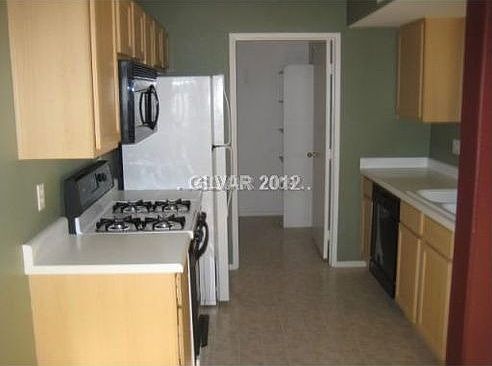 5th image of 950 Seven Hills Dr APT 1028